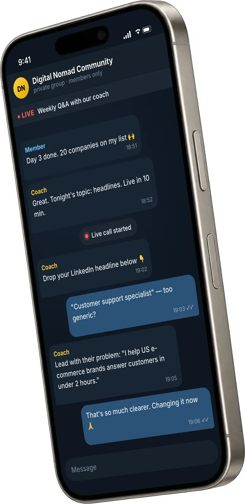 Закрытое сообщество Digital Nomad Community в Telegram на телефоне (иллюстративный экран)