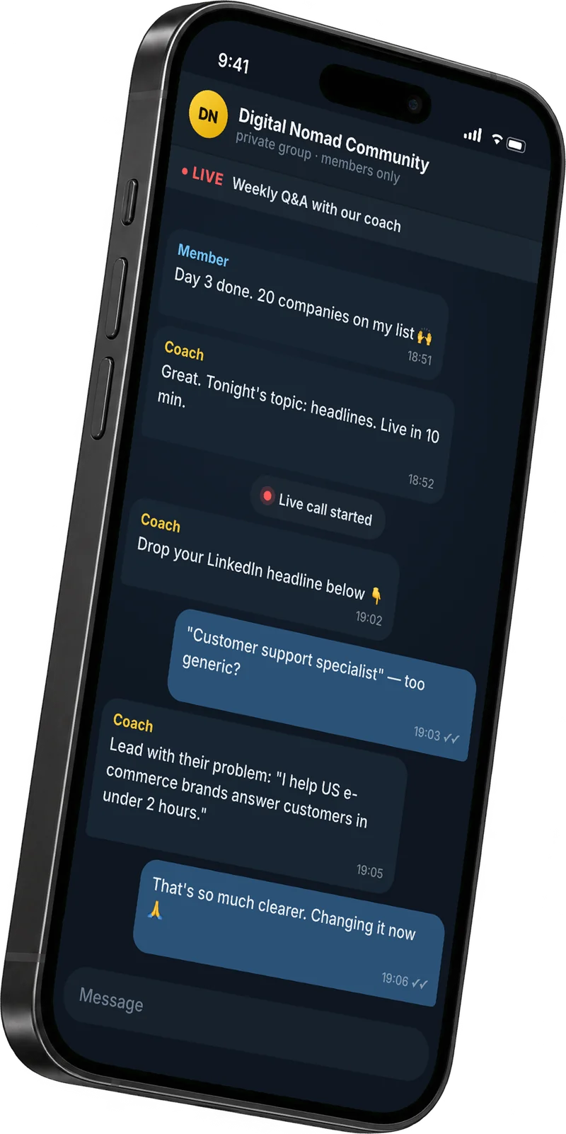 Digital Nomad Community в Telegram: наставник отвечает участнику на вопрос о заголовке LinkedIn (иллюстративный экран)